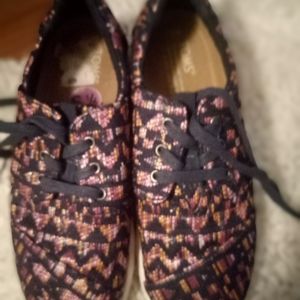 Toms shoes